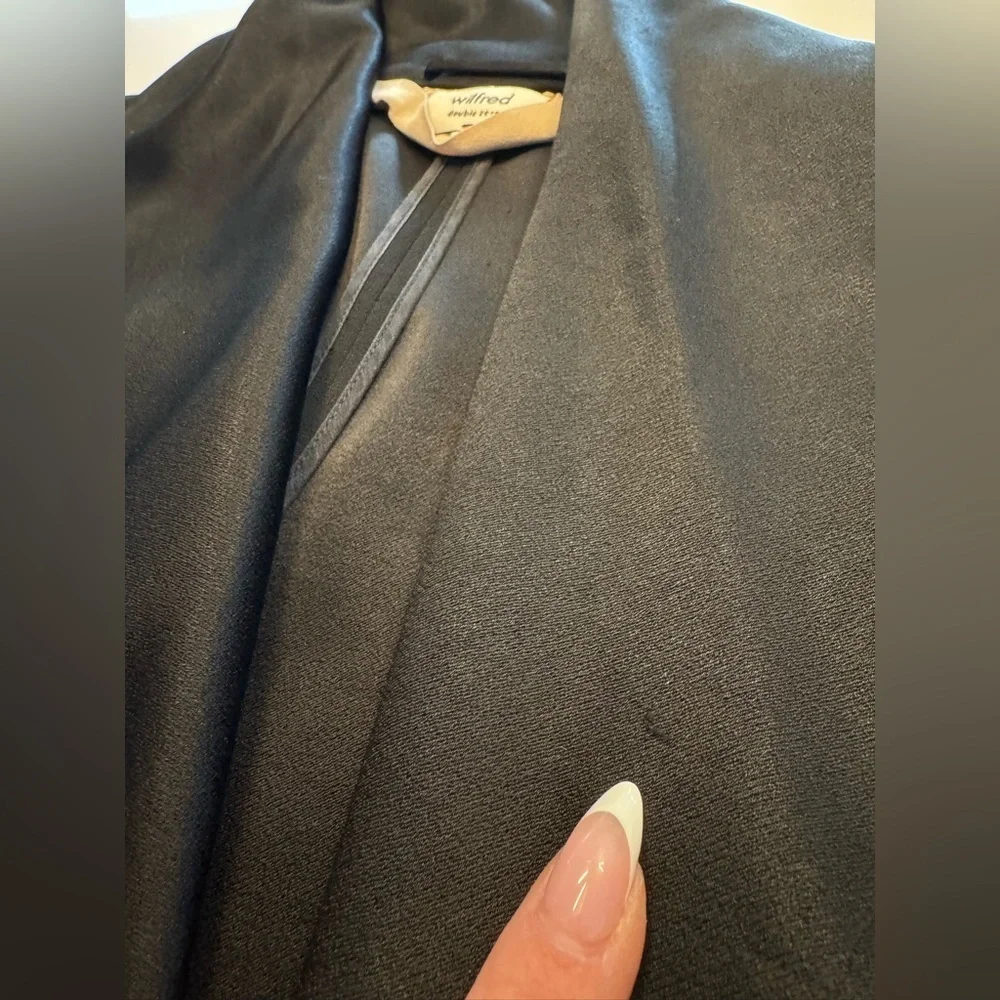 Wilfred from Aritzia Black Drapey Blazer - Sz 00
